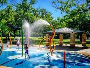 Splash Pads
Splash Pads & Waterparks
Sundek
