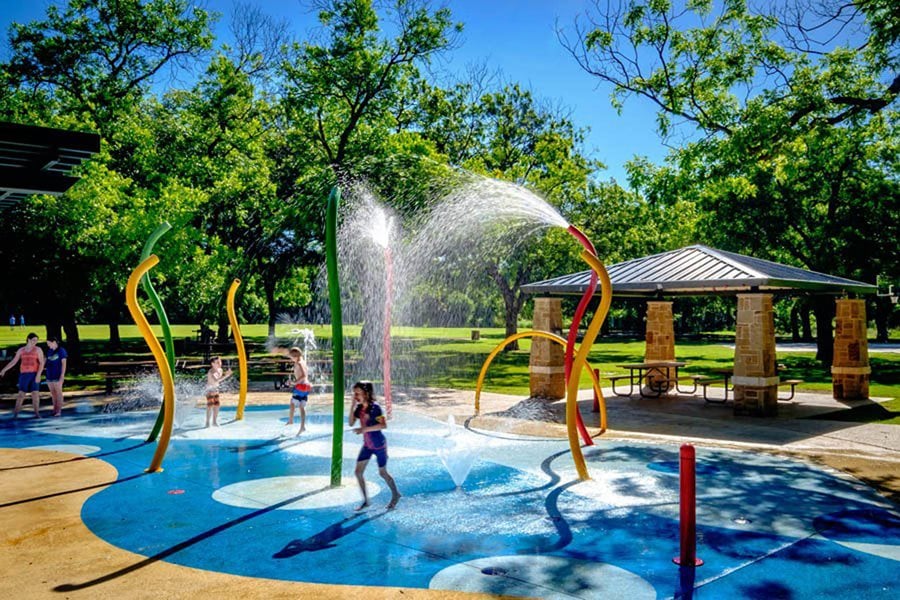 Splash Pads
Splash Pads & Waterparks
Sundek
